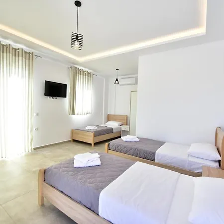 Phoenix Apartment *